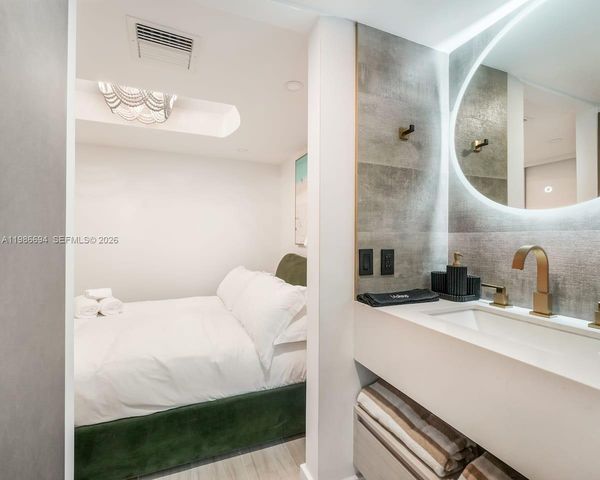 100 Collins Avenue 202, Miami Beach, FL 33139