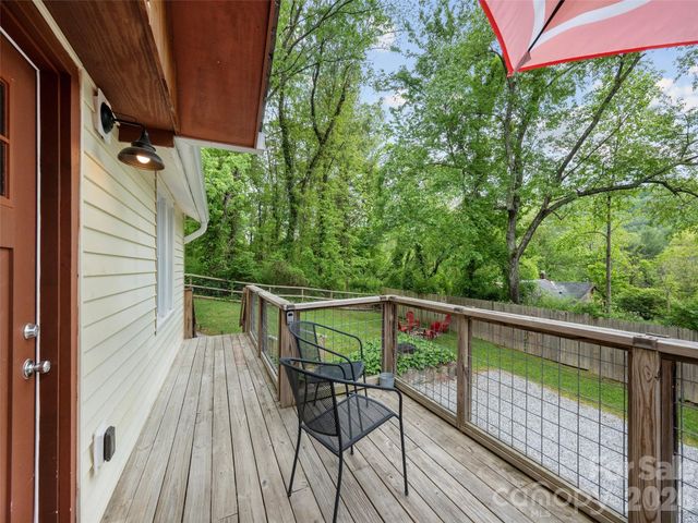 811 Miami Terrace, Hendersonville, NC 28791
