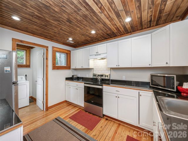 811 Miami Terrace, Hendersonville, NC 28791