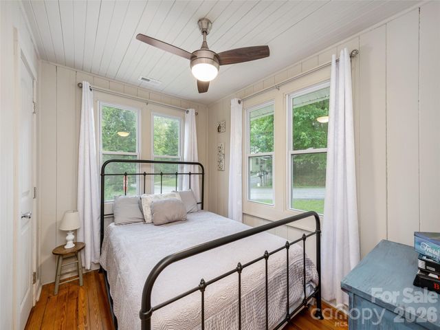 811 Miami Terrace, Hendersonville, NC 28791