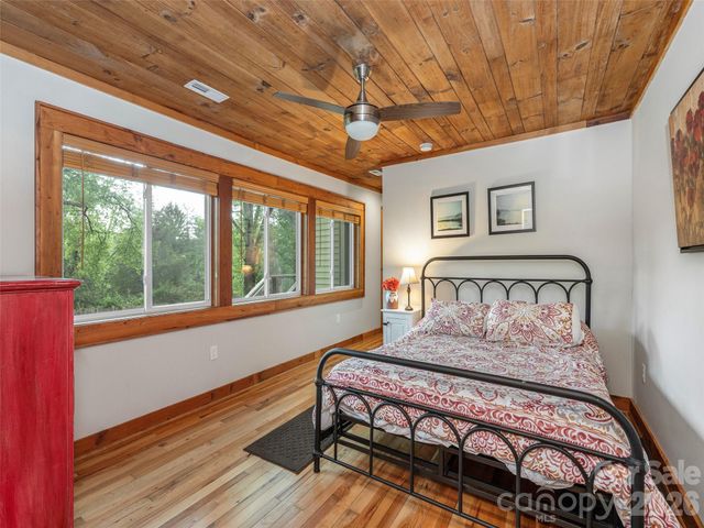 811 Miami Terrace, Hendersonville, NC 28791