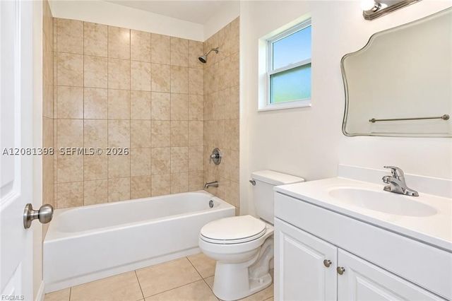 1310 SW 7th Ct 0, Cape Coral, FL 33991