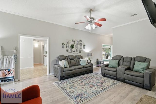 203 Barcalay Lane, Hinesville, GA 31313