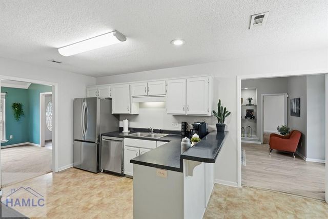 203 Barcalay Lane, Hinesville, GA 31313