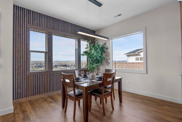 6027 W 28th Place, Kennewick, WA 99338