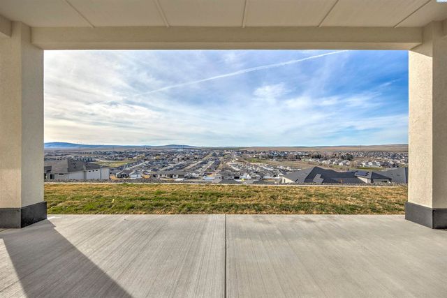 6027 W 28th Place, Kennewick, WA 99338