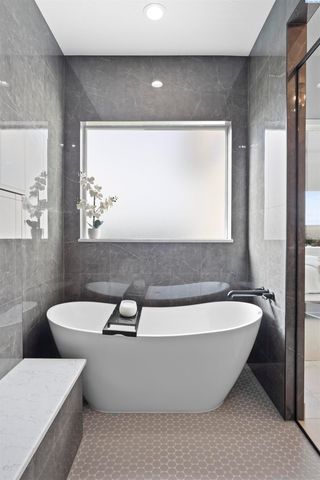 6027 W 28th Place, Kennewick, WA 99338