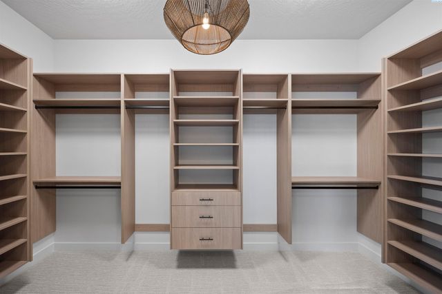 6027 W 28th Place, Kennewick, WA 99338