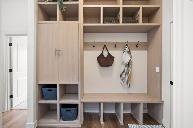 6027 W 28th Place, Kennewick, WA 99338