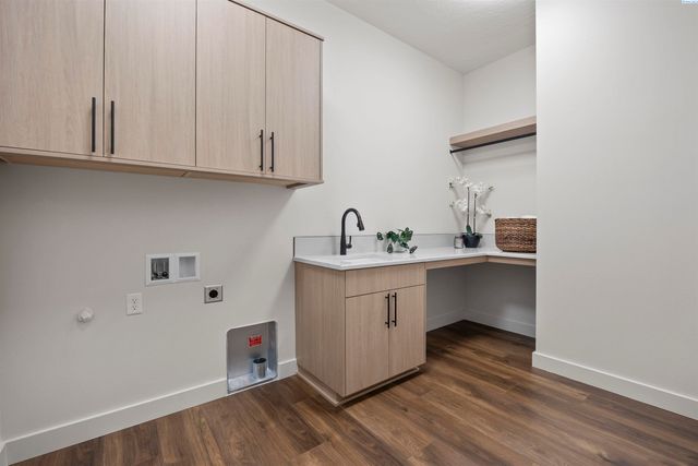 6027 W 28th Place, Kennewick, WA 99338