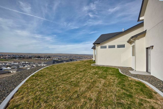 6027 W 28th Place, Kennewick, WA 99338