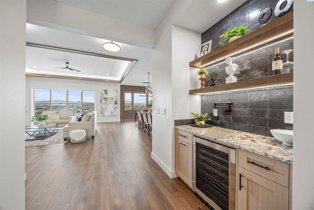 6027 W 28th Place, Kennewick, WA 99338