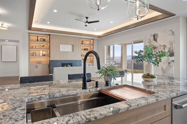 6027 W 28th Place, Kennewick, WA 99338