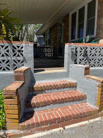 10 Smith Street, Howell, NJ 07731