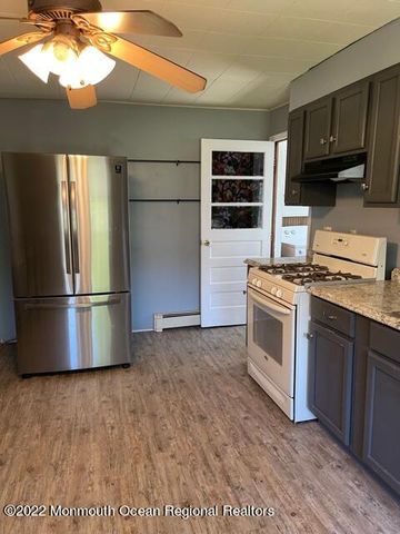 10 Smith Street, Howell, NJ 07731