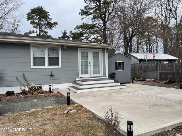 10 Smith Street, Howell, NJ 07731