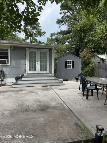 10 Smith Street, Howell, NJ 07731