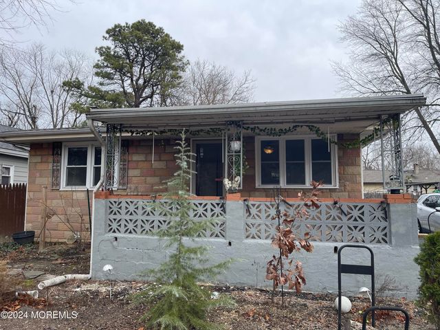 10 Smith Street, Howell, NJ 07731