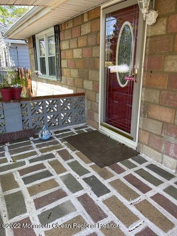 10 Smith Street, Howell, NJ 07731