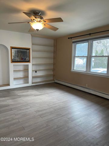 10 Smith Street, Howell, NJ 07731