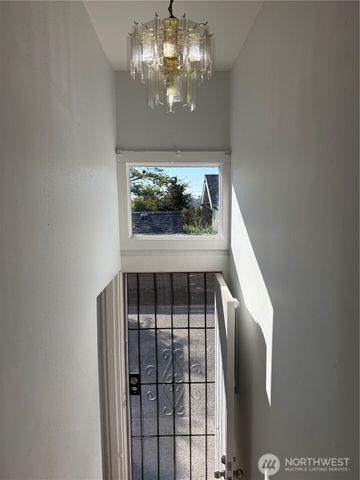 2205 31st Avenue S, Seattle, WA 98144