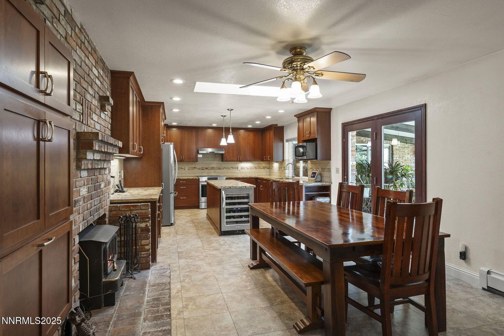 Image 10 of property listing at 14490 Rancheros Drive, Reno, NV 89521