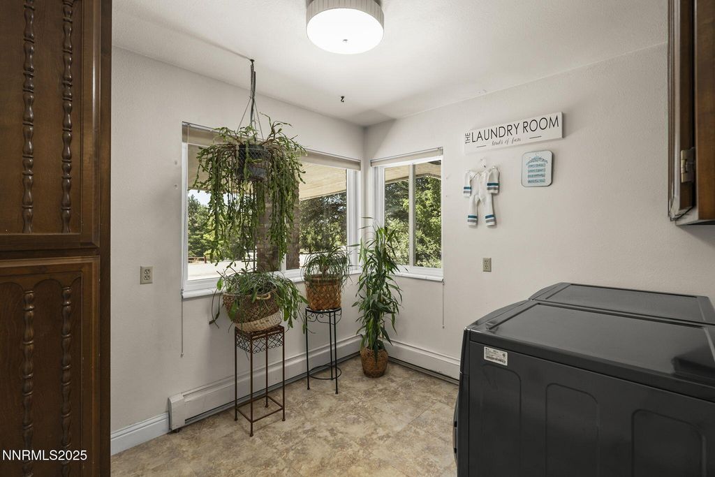 Image 25 of property listing at 14490 Rancheros Drive, Reno, NV 89521