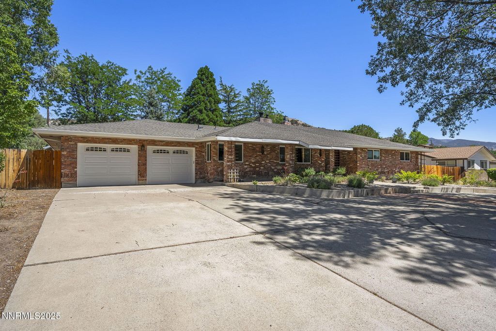 Image 3 of property listing at 14490 Rancheros Drive, Reno, NV 89521