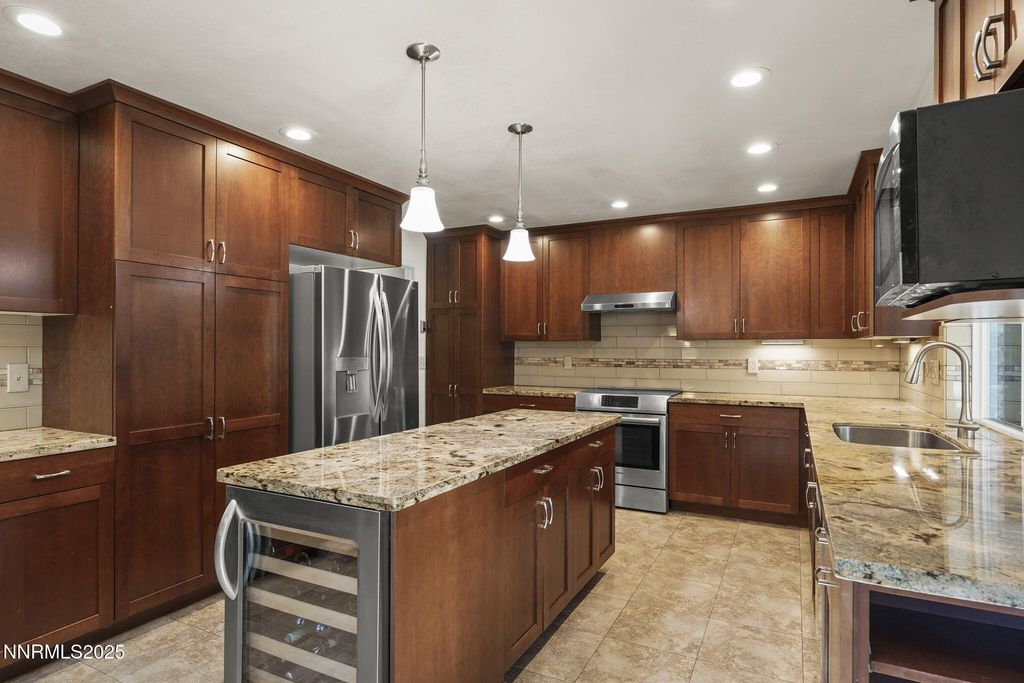 Image 7 of property listing at 14490 Rancheros Drive, Reno, NV 89521