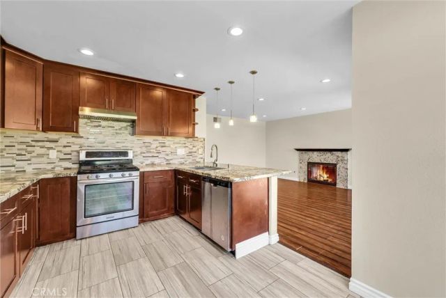 661 La Cumbre, Corona, CA 92879