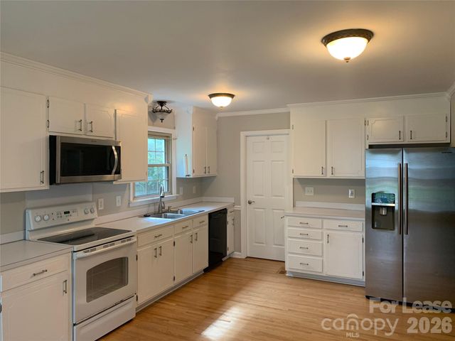 1130 Cheddington Drive, Charlotte, NC 28211