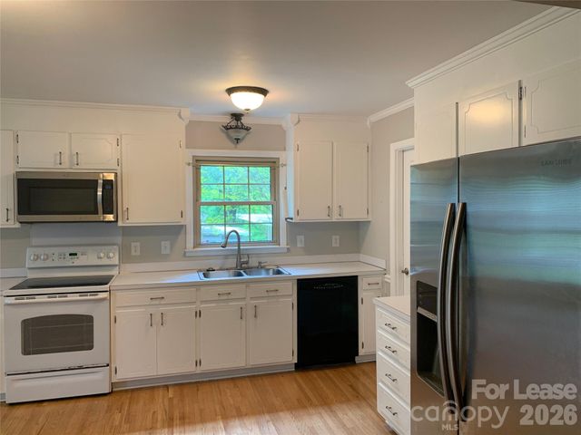 1130 Cheddington Drive, Charlotte, NC 28211