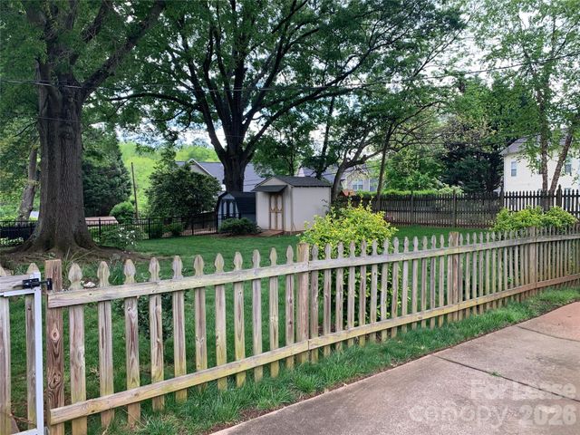 1130 Cheddington Drive, Charlotte, NC 28211
