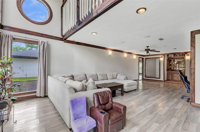 2103 White Feather Trail, Crosby, TX 77532
