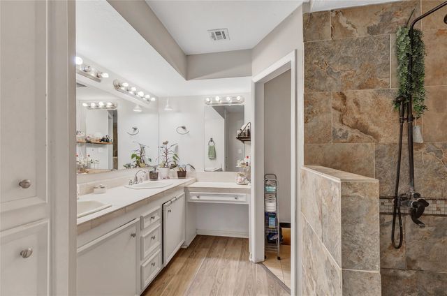 2103 White Feather Trail, Crosby, TX 77532