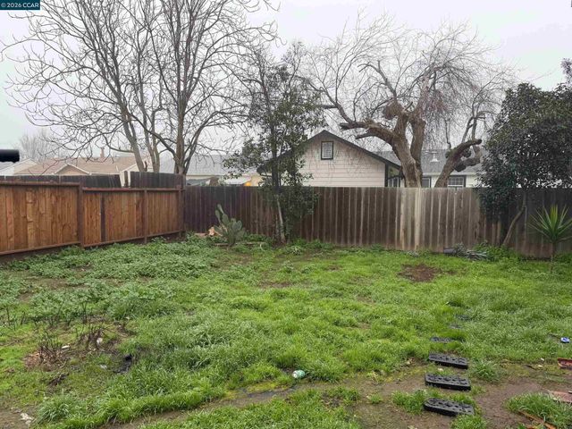 24 Lawrence Ave, Antioch, CA 94509