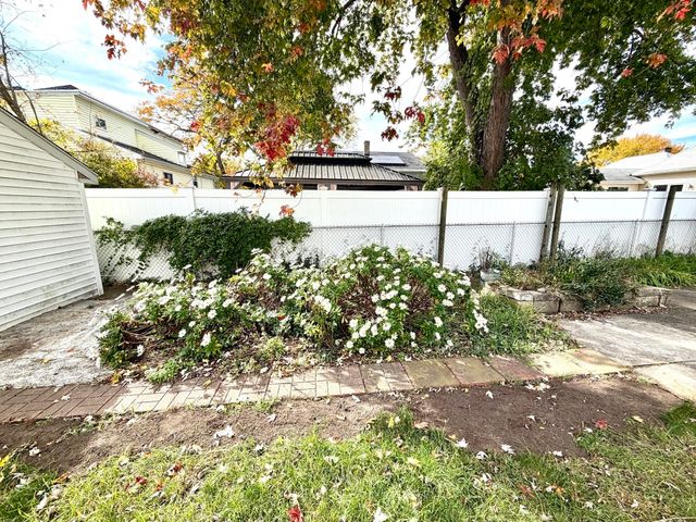 91 Daniels St, Malden, MA 02148