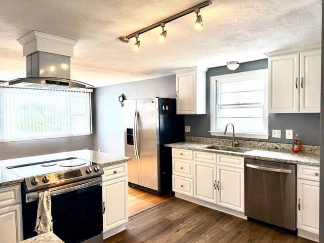 91 Daniels St, Malden, MA 02148