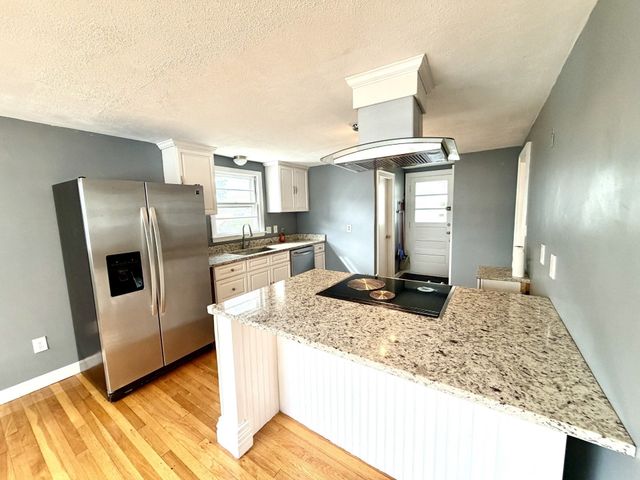 91 Daniels St, Malden, MA 02148