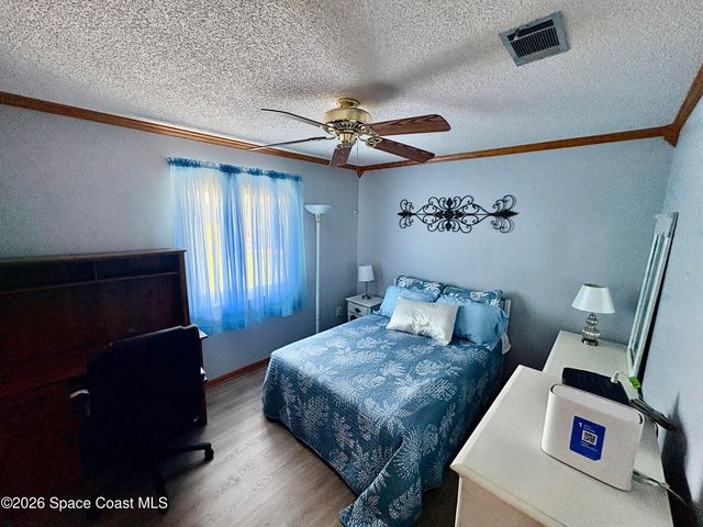 585 Crystalmist Road NW, Palm Bay, FL 32907