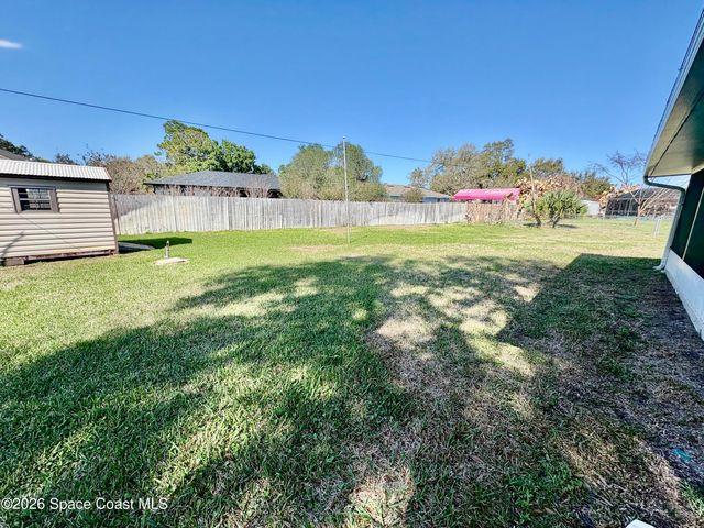 585 Crystalmist Road NW, Palm Bay, FL 32907