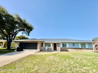 585 Crystalmist Road NW, Palm Bay, FL 32907