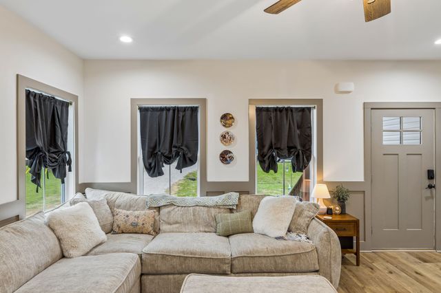 1832 Twin Caves Dr, Lewisburg, TN 37091