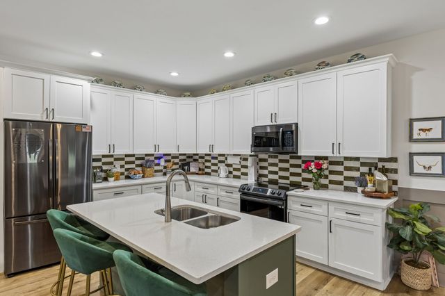 1832 Twin Caves Dr, Lewisburg, TN 37091