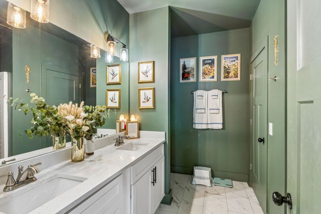 1832 Twin Caves Dr, Lewisburg, TN 37091