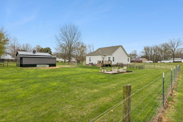 1832 Twin Caves Dr, Lewisburg, TN 37091