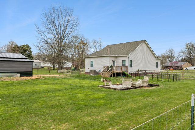 1832 Twin Caves Dr, Lewisburg, TN 37091