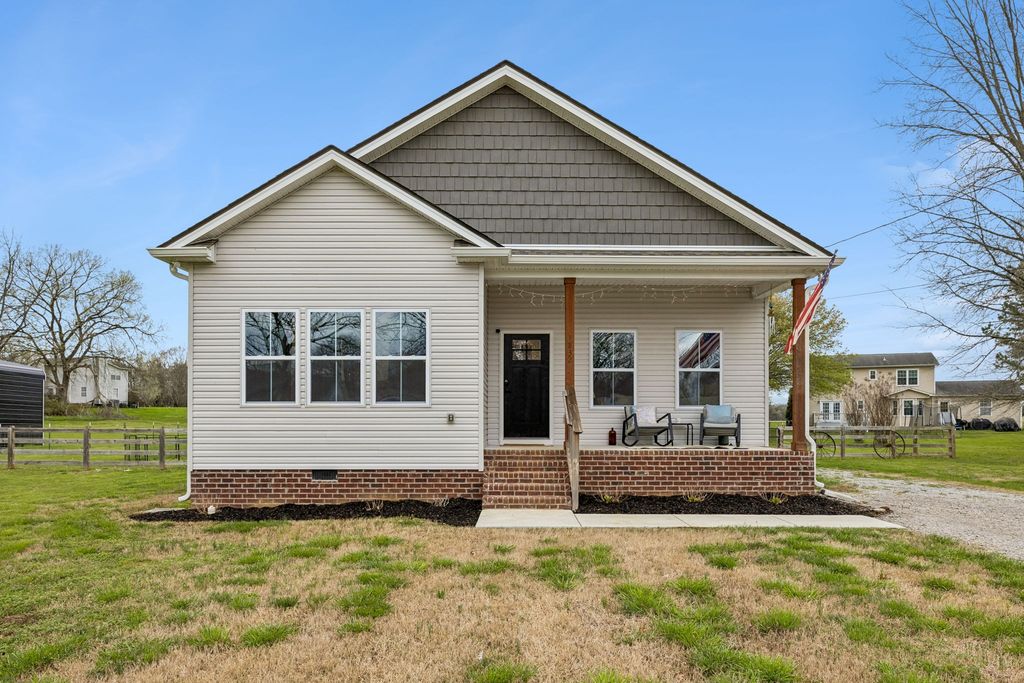 1832 Twin Caves Dr, Lewisburg, TN 37091