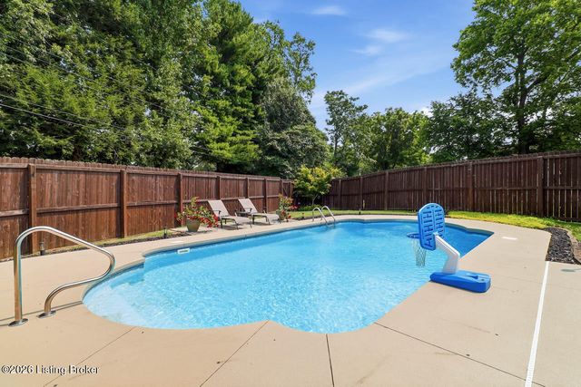 623 Harris Ridge Rd, Louisville, KY 40223