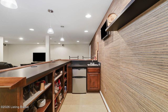 623 Harris Ridge Rd, Louisville, KY 40223